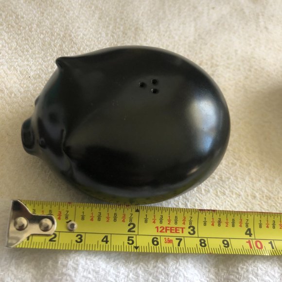 Pig Salt and Pepper Shakers - Picture 2 of 7